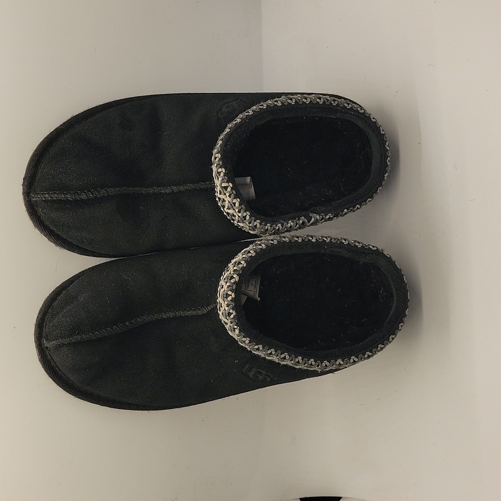 UGG Tasman Black Unisex Sz 2